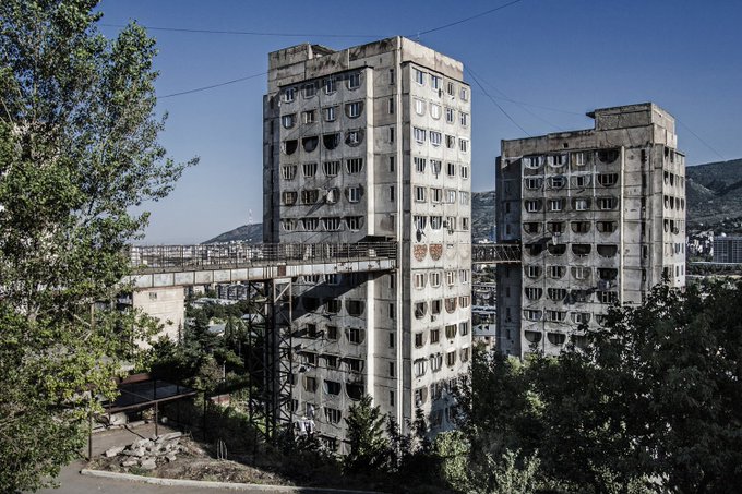 13. Brütalist Sovyet konut kompleksi, Tiflis.