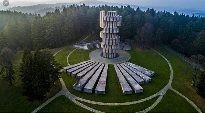 5. Bu yaratıcı mimari tasarım Kozara Savaşı'na onurlandırmak için yapıldı.